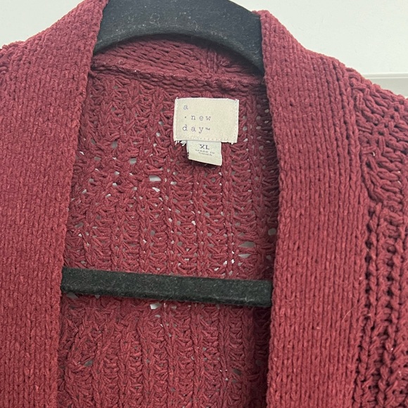 Burgundy open front long cardigan. - Picture 1 of 3